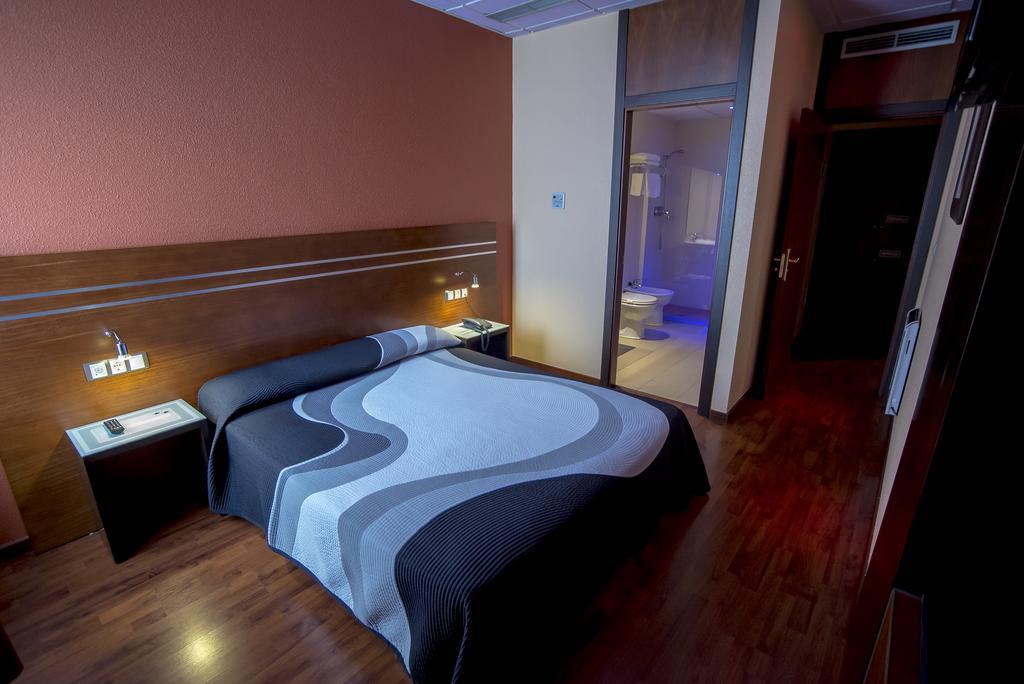 Motel Los Abedules Oviédo Zimmer foto